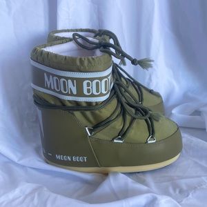 Khaki Green Moon Boots